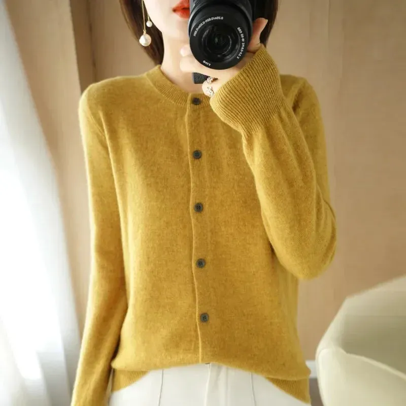 2024 Spring And Autumn New Female O-Neck Knitted Cardigan Short Coat Sweater Simple And Versatile Fashion Small Cardigan Outside