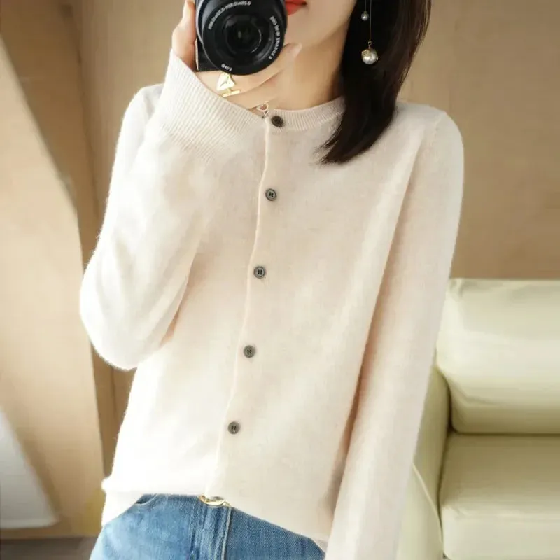 2024 Spring And Autumn New Female O-Neck Knitted Cardigan Short Coat Sweater Simple And Versatile Fashion Small Cardigan Outside