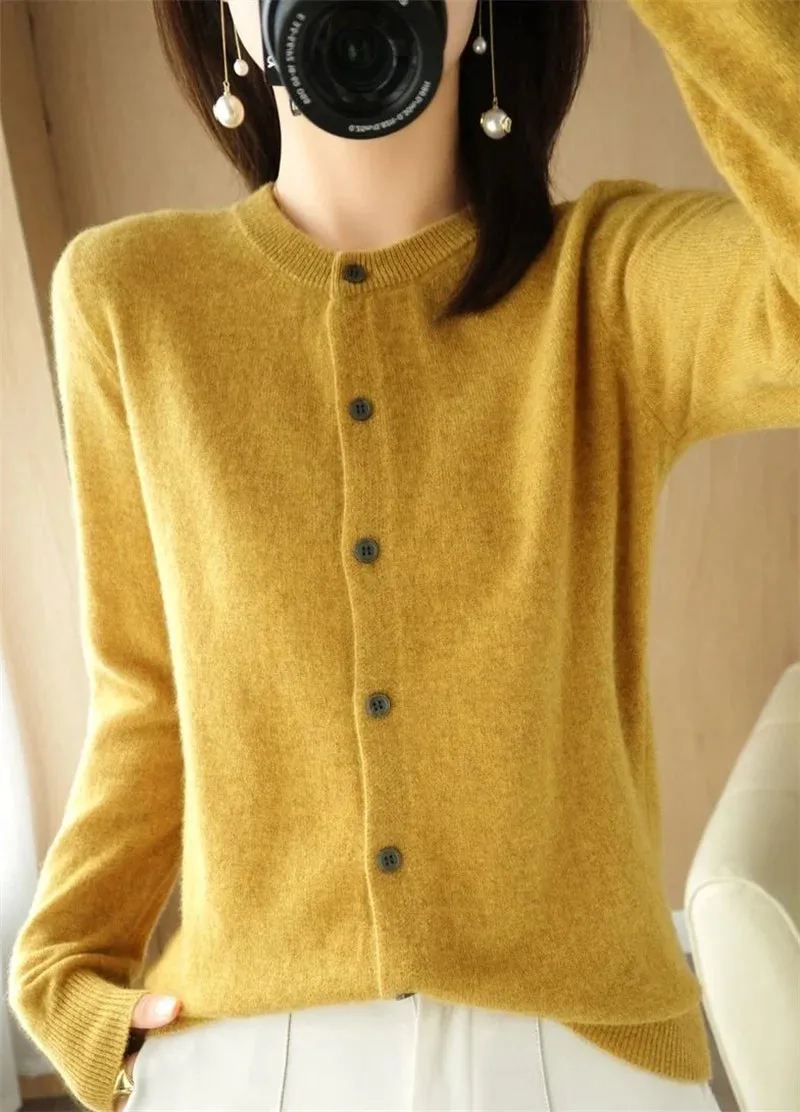 2024 Spring And Autumn New Female O-Neck Knitted Cardigan Short Coat Sweater Simple And Versatile Fashion Small Cardigan Outside