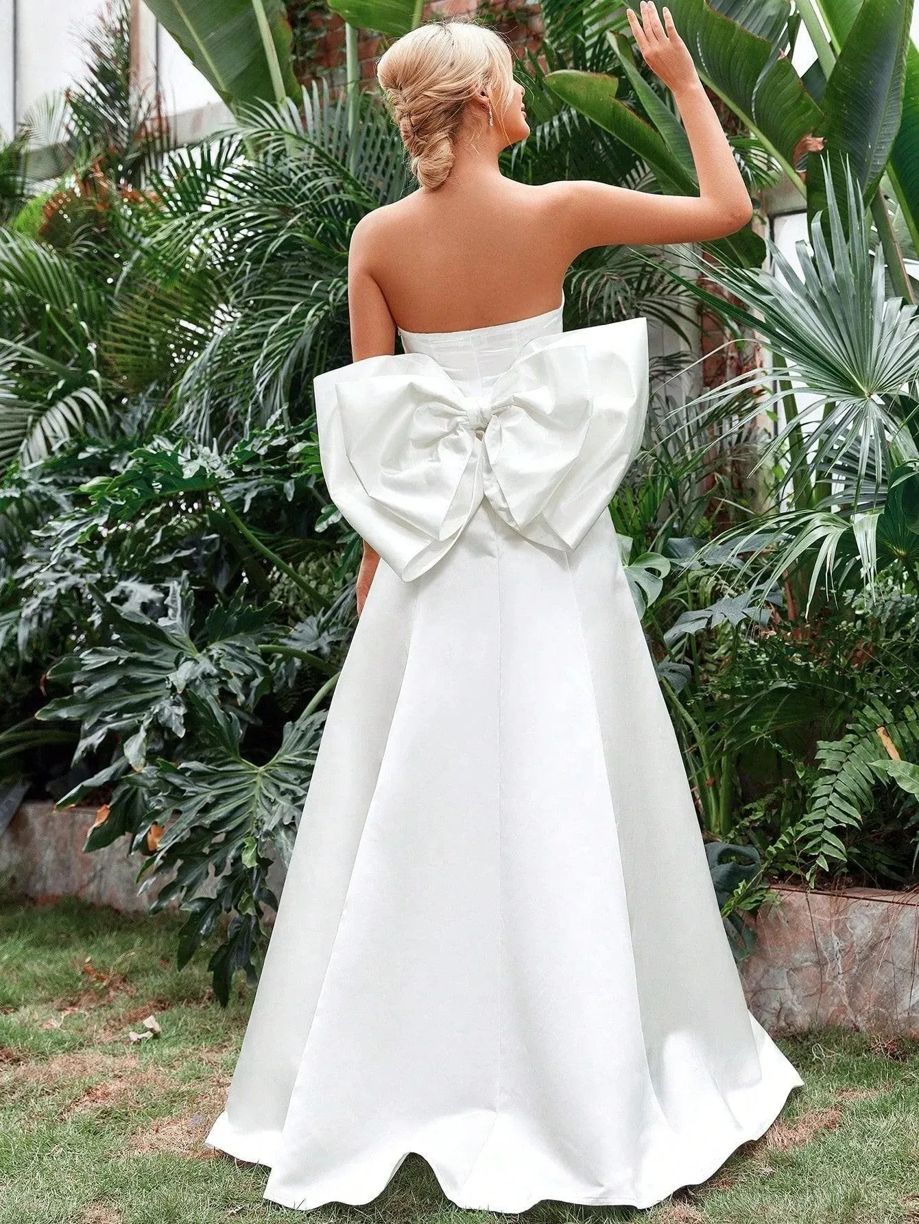 Elegant Satin Tube Wedding Dress With Big Bow