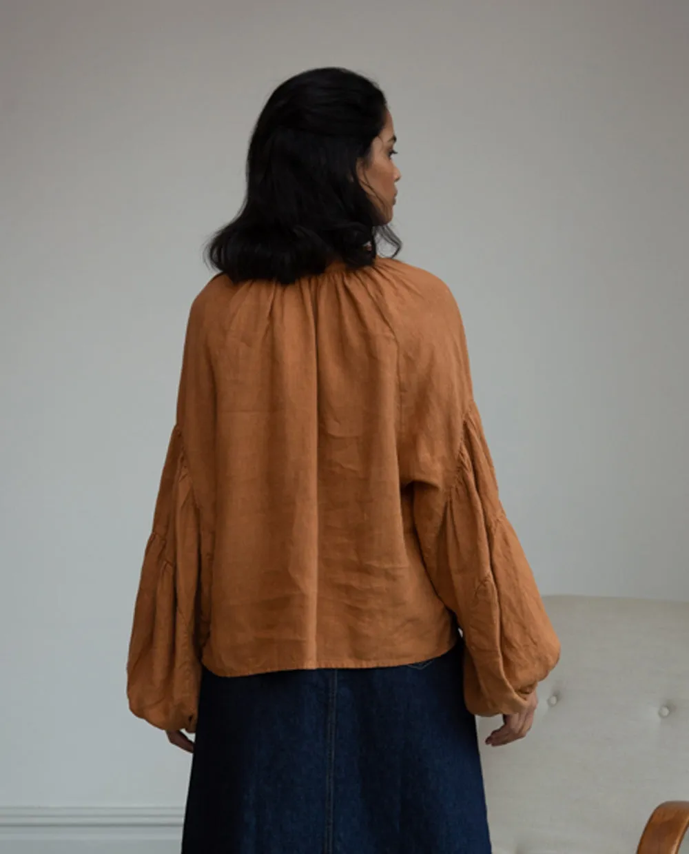 Francesca Linen Top In Almond