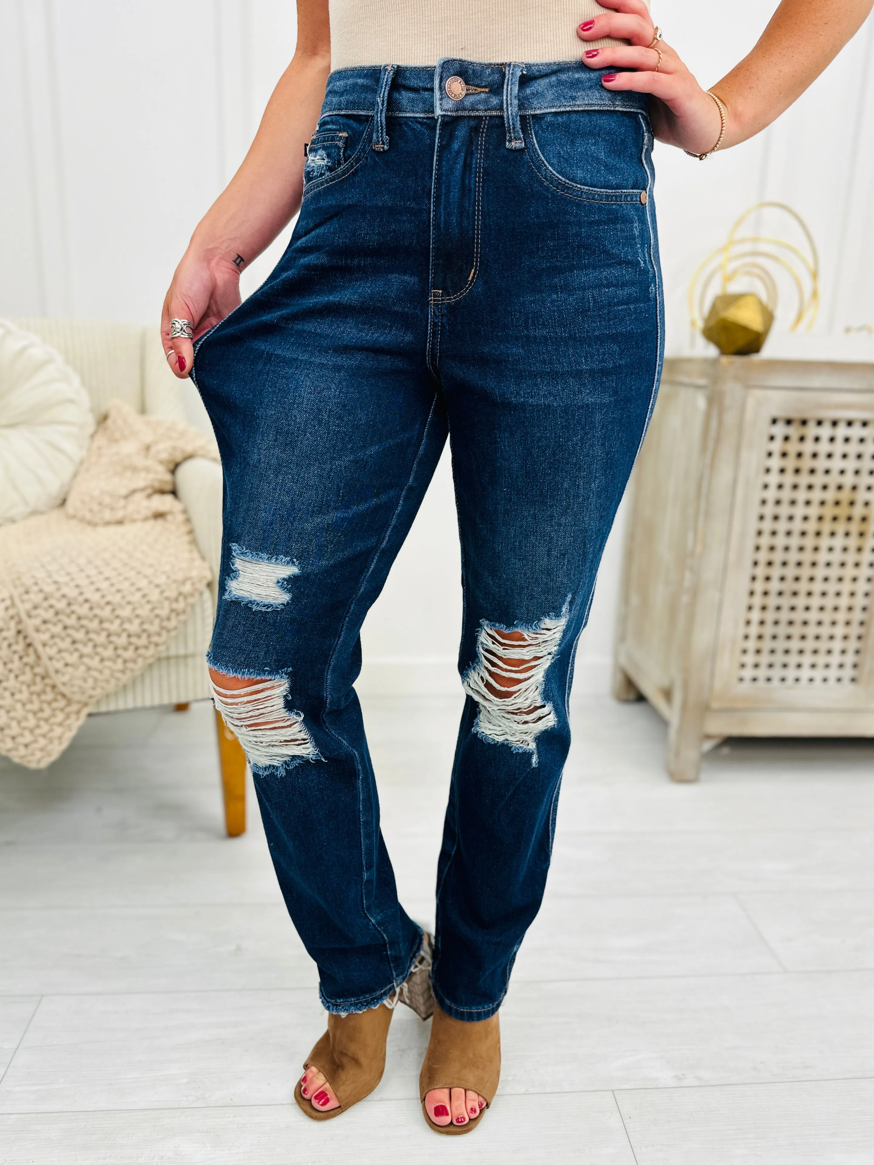 Judy Blue 24K Magic Straight Leg Jeans in Reg/Curvy