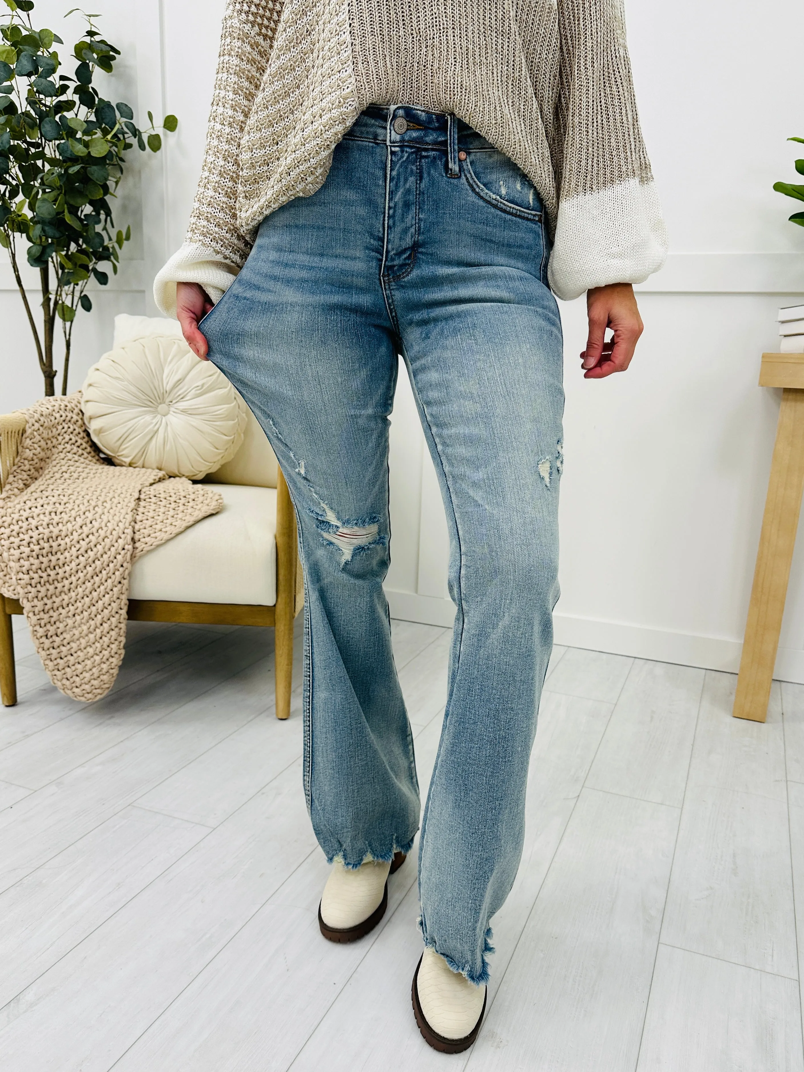 Judy Blue Heartbreaker Tummy Control Flare Jeans in Reg/Curvy