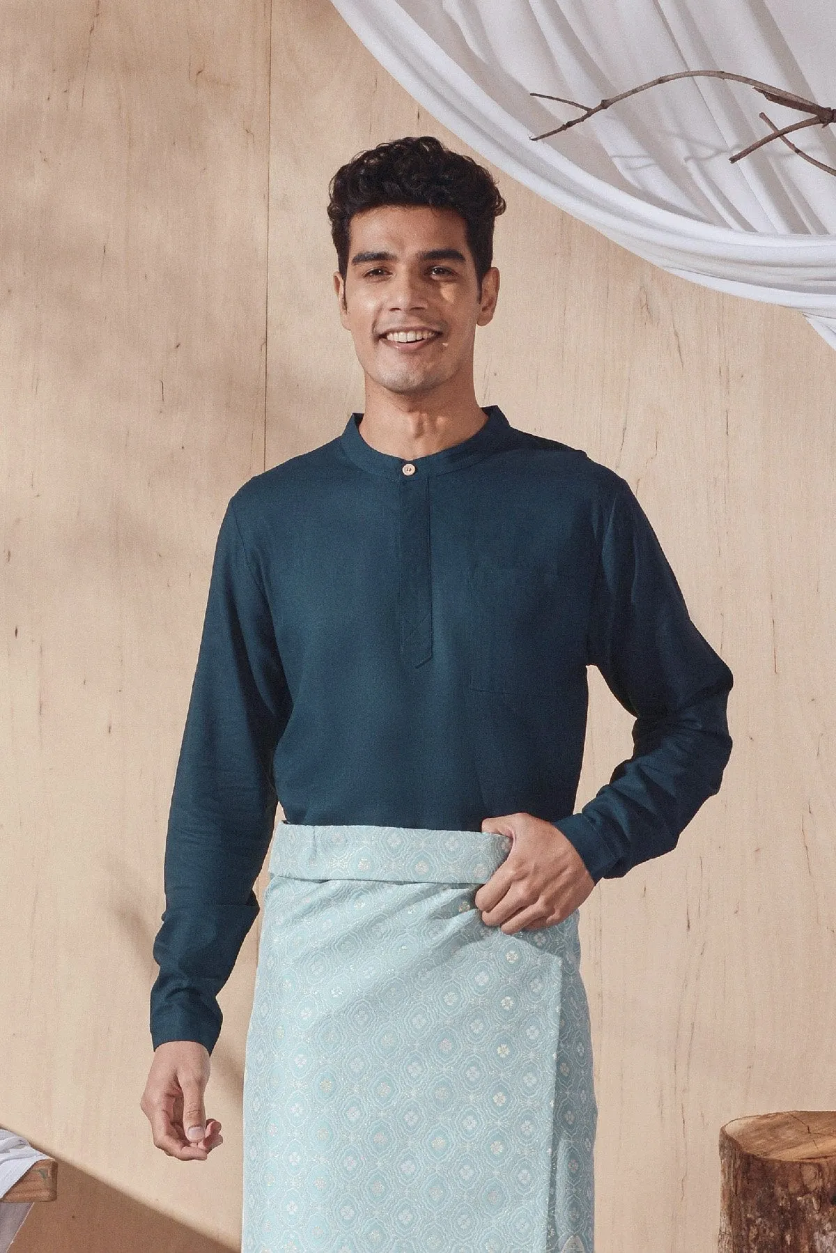 The Balik Men Baju Melayu Top - Emerald Green