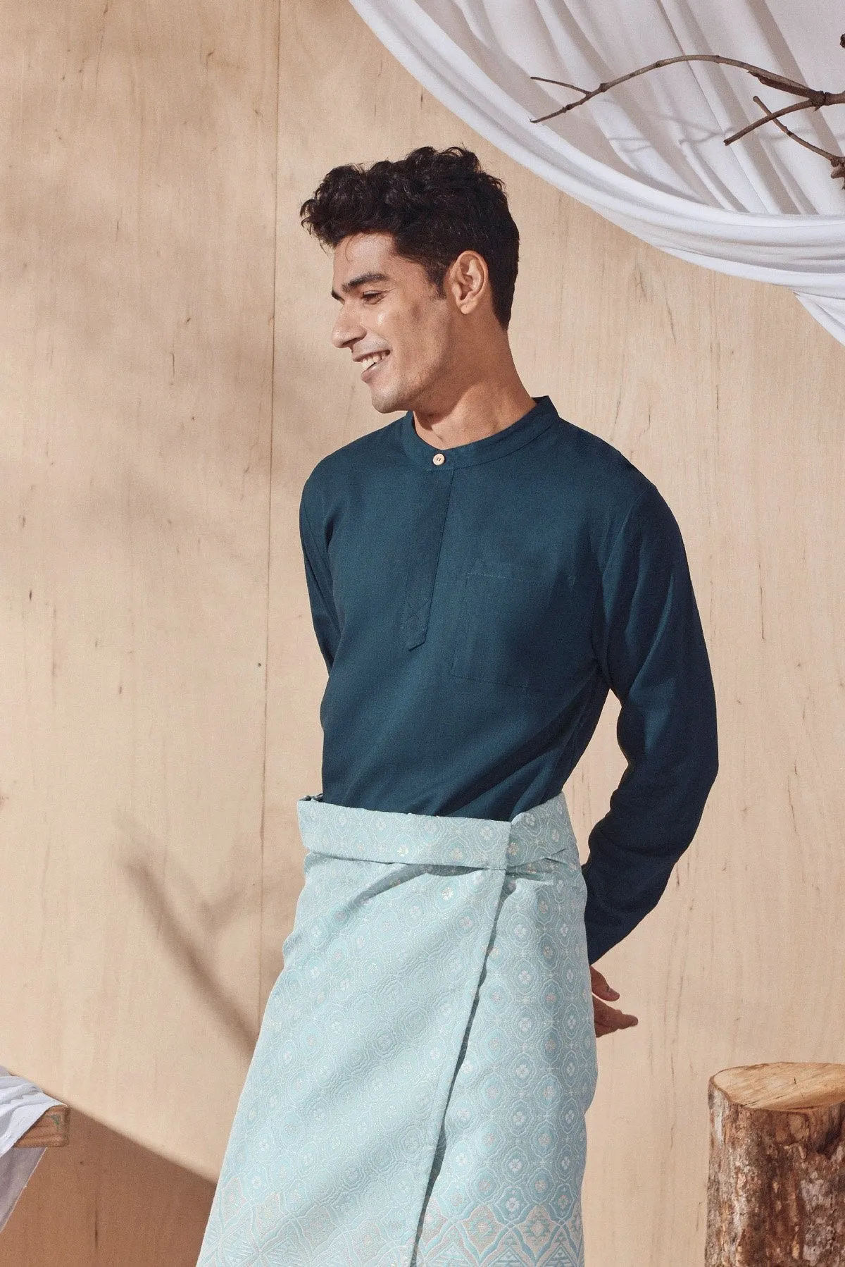 The Balik Men Baju Melayu Top - Emerald Green