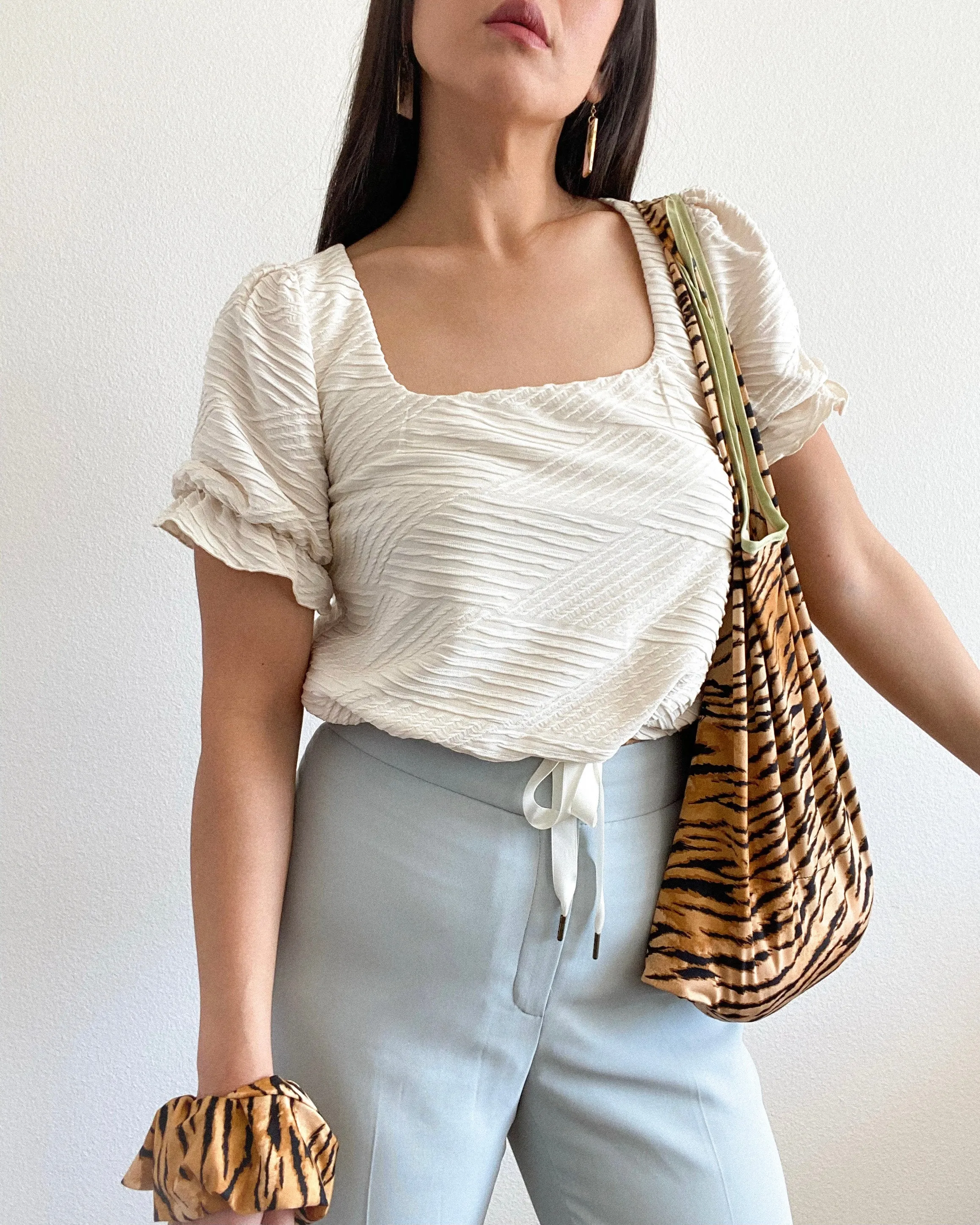 THE SQUARE NECK CINCHED TOP ~ IVORY